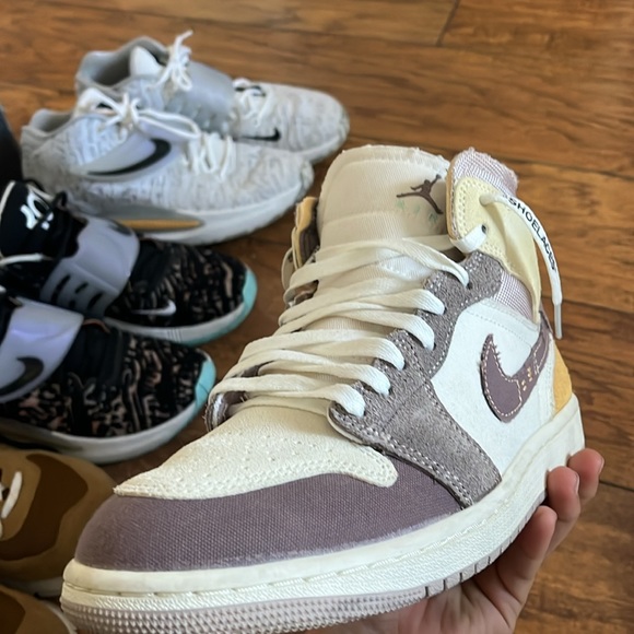 Lot of shoes authentic guarantee, ones in box are brand new the others are good - Picture 10 of 10